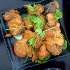 Cá Đuối Chiên Giòn Chấm Mắm Me