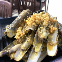 Ốc Móng Tay Cháy Tỏi